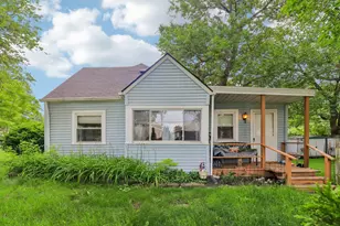 121 Beachview Dr, Round Lake Beach, IL 60073 - Photo 3