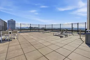 2930 N Sheridan Rd, Chicago, IL 60657 - Photo 25