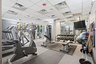 2930 N Sheridan Rd, Chicago, IL 60657 - Photo 21