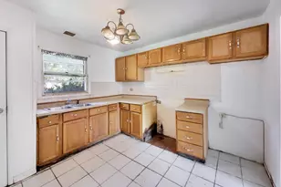 17781 Harvard Ln, Country Club Hills, IL 60478 - Photo 9