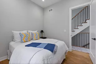 938 N Winchester Ave, Chicago, IL 60622 - Photo 17