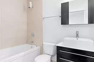 323 W Webster Ave, Chicago, IL 60614 - Photo 9