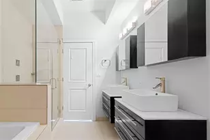 323 W Webster Ave, Chicago, IL 60614 - Photo 7