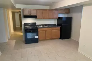 7807 S Marquette Ave, Chicago, IL 60649 - Photo 9