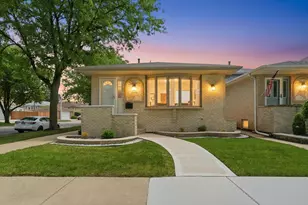 5601 S Sayre Ave, Chicago, IL 60638 - Photo 1