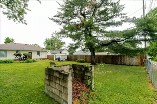 1409 1/2 Mulberry St, Bloomington, IL 61701 - Photo 25