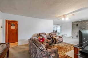 1409 1/2 Mulberry St, Bloomington, IL 61701 - Photo 5