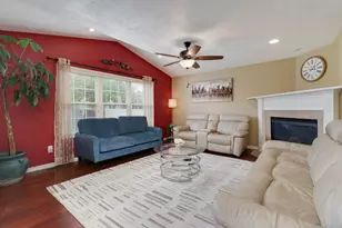 2921 Grey Hawk Dr, Normal, IL 61761 - Photo 7