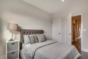 880 N Milwaukee Ave, Chicago, IL 60642 - Photo 13