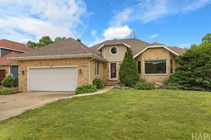 612 Edelweiss Dr, Antioch, IL 60002 - Photo 1