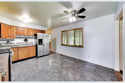 619 Parkside Circle, Streamwood, IL 60107 - Photo 7