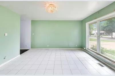 619 Parkside Circle, Streamwood, IL 60107 - Photo 5