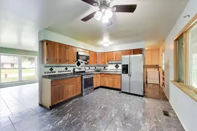 619 Parkside Circle, Streamwood, IL 60107 - Photo 9