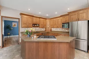 3010 Thornwood Ln, Bloomington, IL 61704 - Photo 9