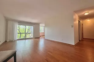 440 Raintree Ct, Glen Ellyn, IL 60137 - Photo 7