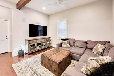 2245 W Melrose Street, Chicago, IL 60618 - Photo 11