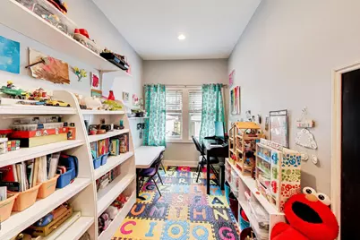 2245 W Melrose Street, Chicago, IL 60618 - Photo 13