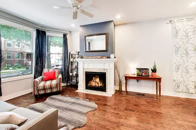 2245 W Melrose Street, Chicago, IL 60618 - Photo 3