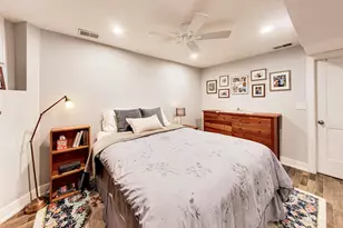2245 W Melrose St, Chicago, IL 60618 - Photo 19