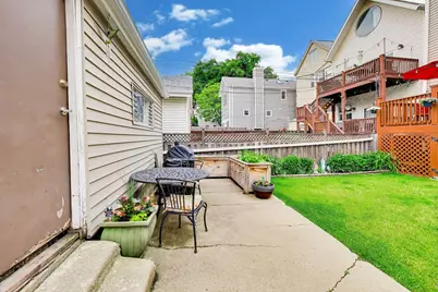 2245 W Melrose Street, Chicago, IL 60618 - Photo 57