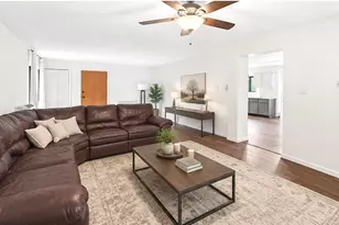 4944 Douglas Rd, Downers Grove, IL 60515 - Photo 3