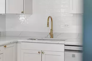 11401 S Whipple St, Merrionette Park, IL 60803 - Photo 5