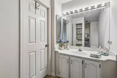 207 Rivershire Lane #207, Lincolnshire, IL 60069 - Photo 13