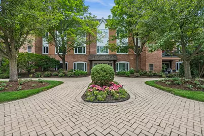 207 Rivershire Lane #207, Lincolnshire, IL 60069 - Photo 1