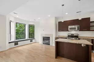 809 W Bradley Pl, Chicago, IL 60613 - Photo 3