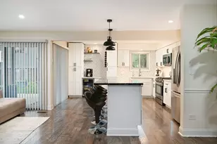 1518 Harbour Ct, Schaumburg, IL 60193 - Photo 7