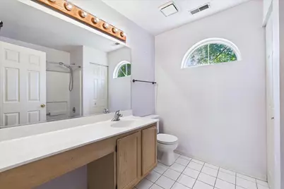 855 W Saratoga Circle, Island Lake, IL 60042 - Photo 11