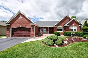 2231 Luther Lowell Ln, Sycamore, IL 60178 - Photo 1