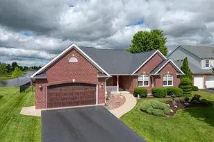 2231 Luther Lowell Ln, Sycamore, IL 60178 - Photo 3