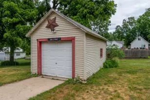 918 Jackson Ave, Dixon, IL 61021 - Photo 5
