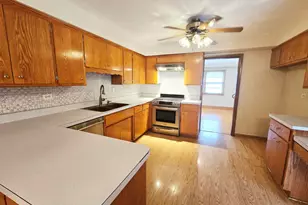 9605 S Kolin Ave, Oak Lawn, IL 60453 - Photo 11