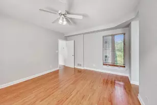 917 W Sunnyside Ave, Chicago, IL 60640 - Photo 9