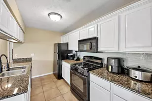 661 Stonegate Dr, Sycamore, IL 60178 - Photo 7