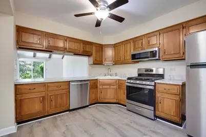 1525 Columbia Court, Elk Grove Village, IL 60007 - Photo 7