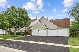 75 Larch Ct, Schaumburg, IL 60193 - Photo 3