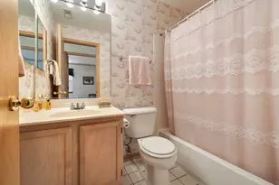 75 Larch Ct, Schaumburg, IL 60193 - Photo 19