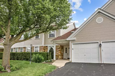 75 Larch Court #D-Z2, Schaumburg, IL 60193 - Photo 1