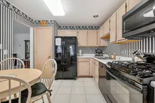 75 Larch Ct, Schaumburg, IL 60193 - Photo 11