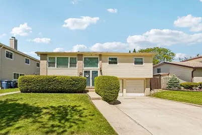 774 Polynesian Drive, Des Plaines, IL 60016 - Photo 1