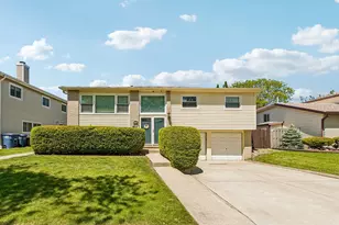 774 Polynesian Dr, Des Plaines, IL 60016 - Photo 1
