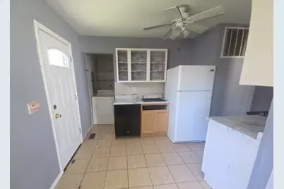12 Circle Drive E, Montgomery, IL 60538 - Photo 3