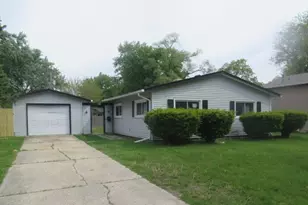 12 Circle Dr E, Montgomery, IL 60538 - Photo 11