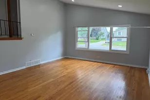 934 S Harvard Ave, Addison, IL 60101 - Photo 3