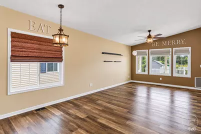422 Bramble, Manteno, IL 60950 - Photo 3