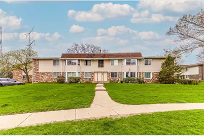 3100 Roberts Drive #5, Woodridge, IL 60517 - Photo 1
