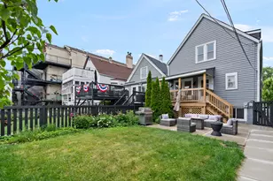 2241 W Foster Ave, Chicago, IL 60625 - Photo 29